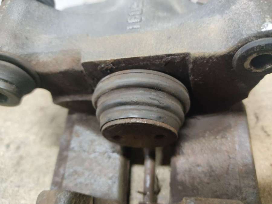 Сборка суппортов. Как правильно собирать суппорт. Переборка суппорта газель 3302. Направляющие колодок суппорта. Ремкомплект renault сафран задний суппорт.