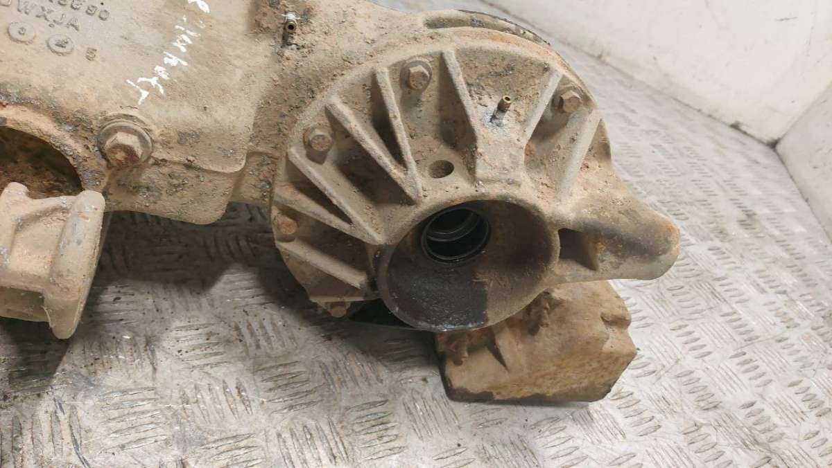 Крепление заднего моста фрилендер 1. Land rover freelander 2 задний редуктор. Редуктор заднего моста фрилендер 2. Задний мост фрилендер 2. Редуктор ленд ровер фрилендер 1.