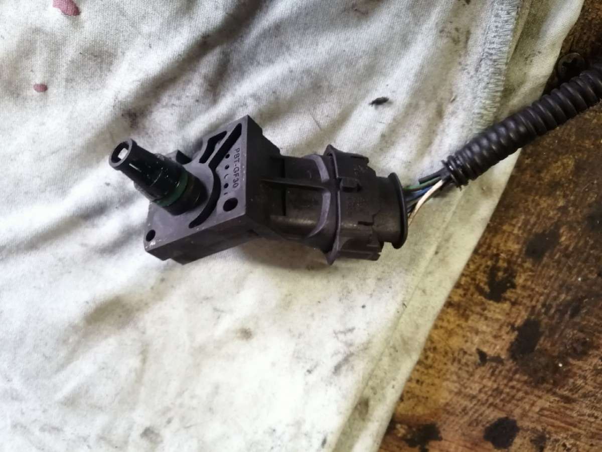 Датчик давления наддува Volvo V60, 2014 г. 31216308, 0261230219 ...