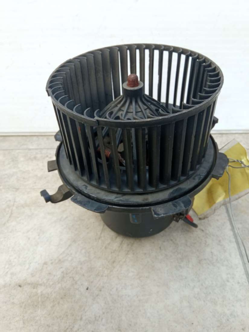 Хомуты печки рено мастер 2. Задняя печка рено трафик. Фильтр рено мастер3 печки. Печка рено мастер. Хомуты печки рено мастер 2.