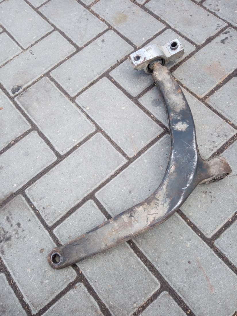 Peugeot 406 подвеска передняя. Передние рычаги пежо 406. Лапка кпп kawasaki klx125. Передний рычаг пежо 406. Пежо 406 задний верхний рычаг.